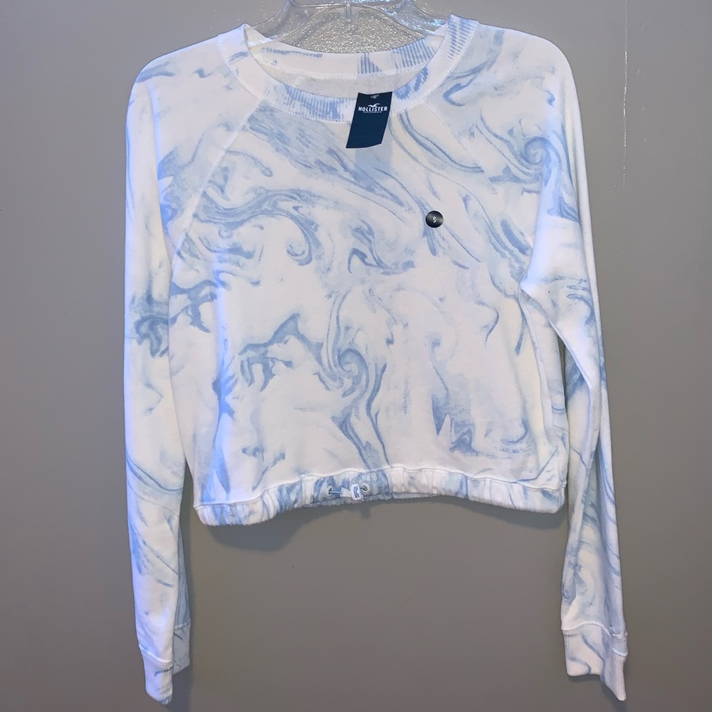 super cute blue and white marble crew neck